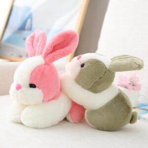Poupée lapin en peluche