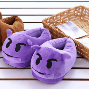 Emoji pantoufles qq expression peluche dessin animé