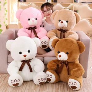 Joli ourson en peluche de haute qualité