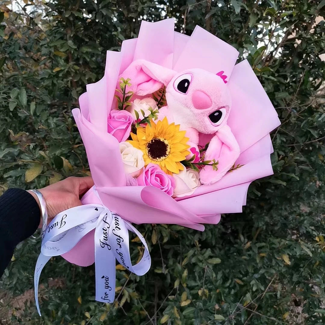 Peluche Lilo Stitch avec bouquet de fleurs Rose Savon – Image 4