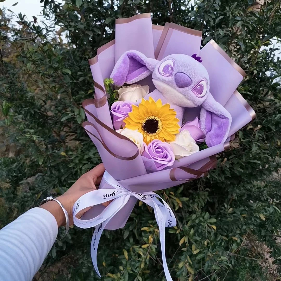 Peluche Lilo Stitch avec bouquet de fleurs Rose Savon – Image 5