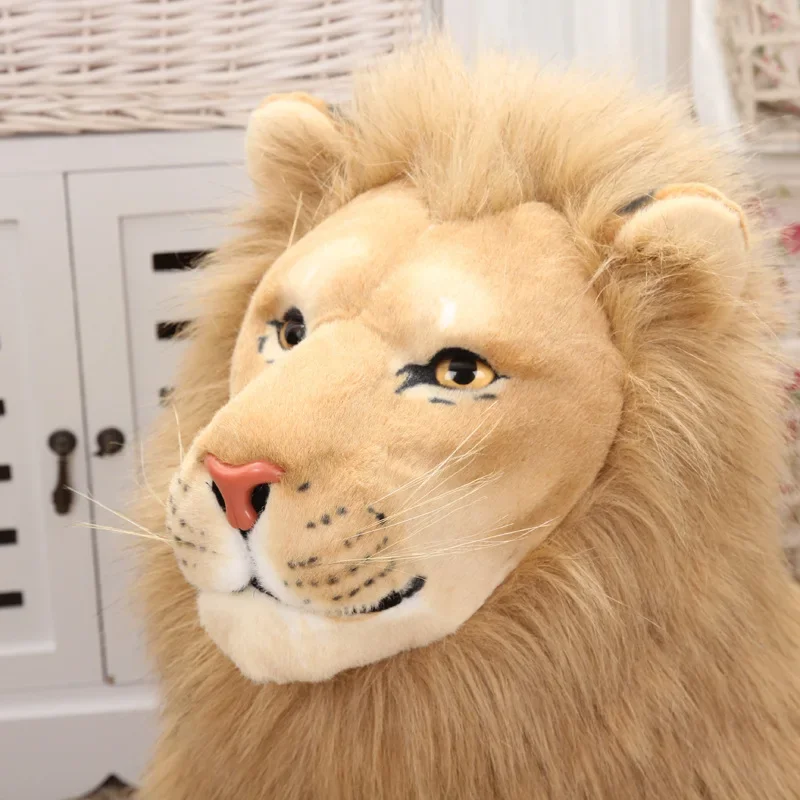 Coussin lion couché, peluche décorative pour enfants. – Image 3