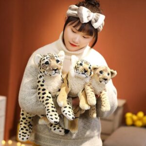 Peluches réalistes de petits "gros chats" en peluche