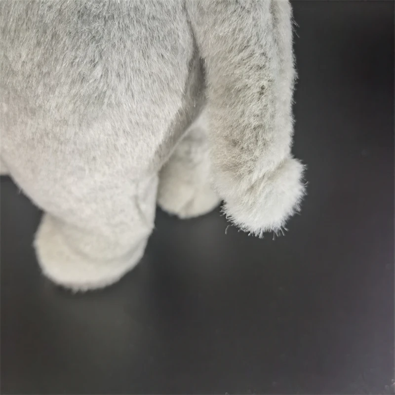 Peluche éléphant réaliste – Haute fidélité, défenses en ivoire. – Image 8