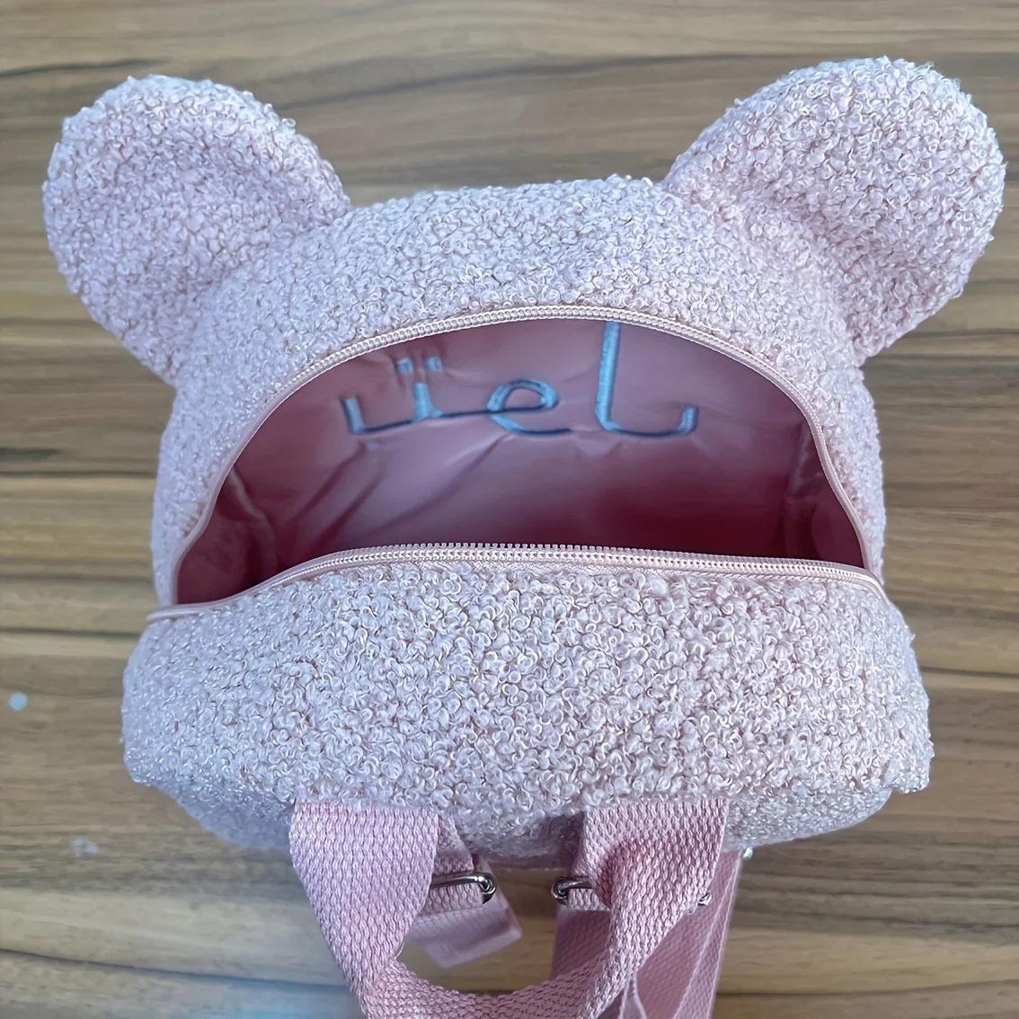 Sac à dos ours en peluche personnalisé avec prénom brodé – Image 10