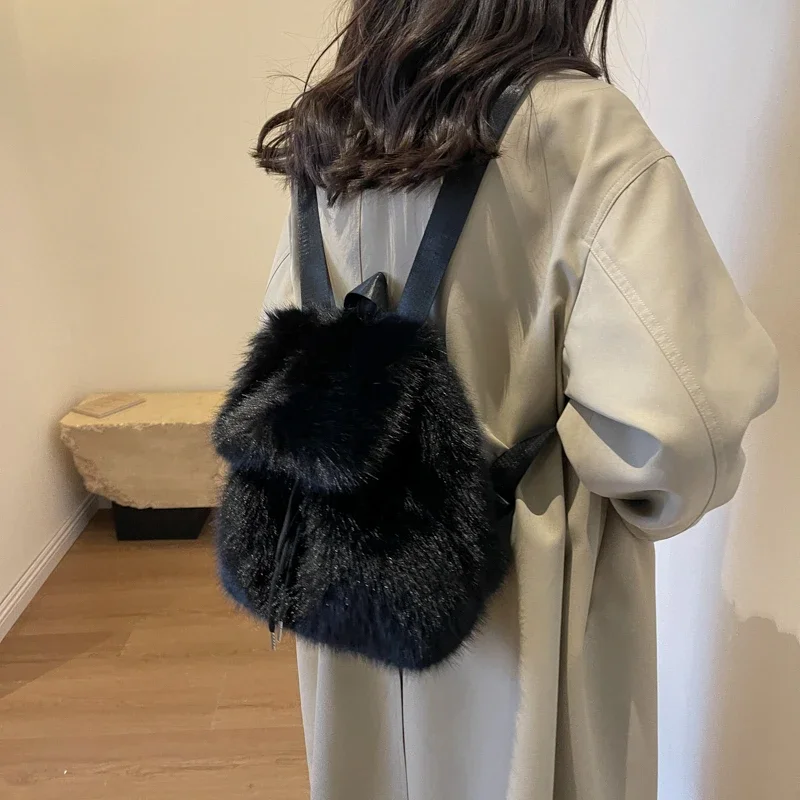 Sac à dos décontracté en fausse fourrure pour femme (modèle 2026) – Image 12