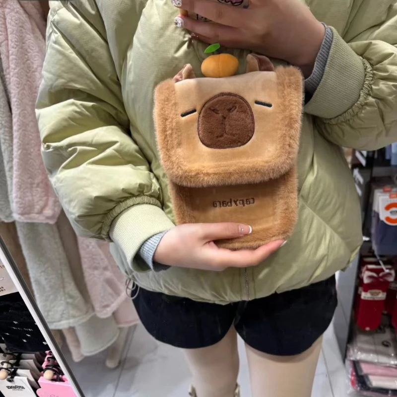 Adorable sac à dos en peluche Capybara – Image 4