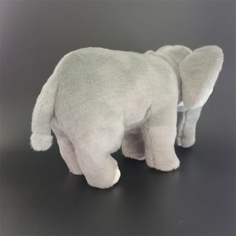 Peluche éléphant réaliste – Haute fidélité, défenses en ivoire. – Image 5