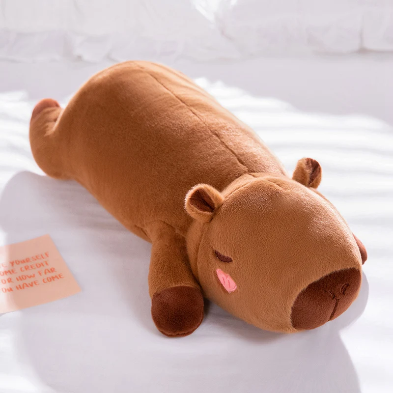 Peluche géante Capybara avec ailes d'ange et joues en forme de cœur. – Image 6