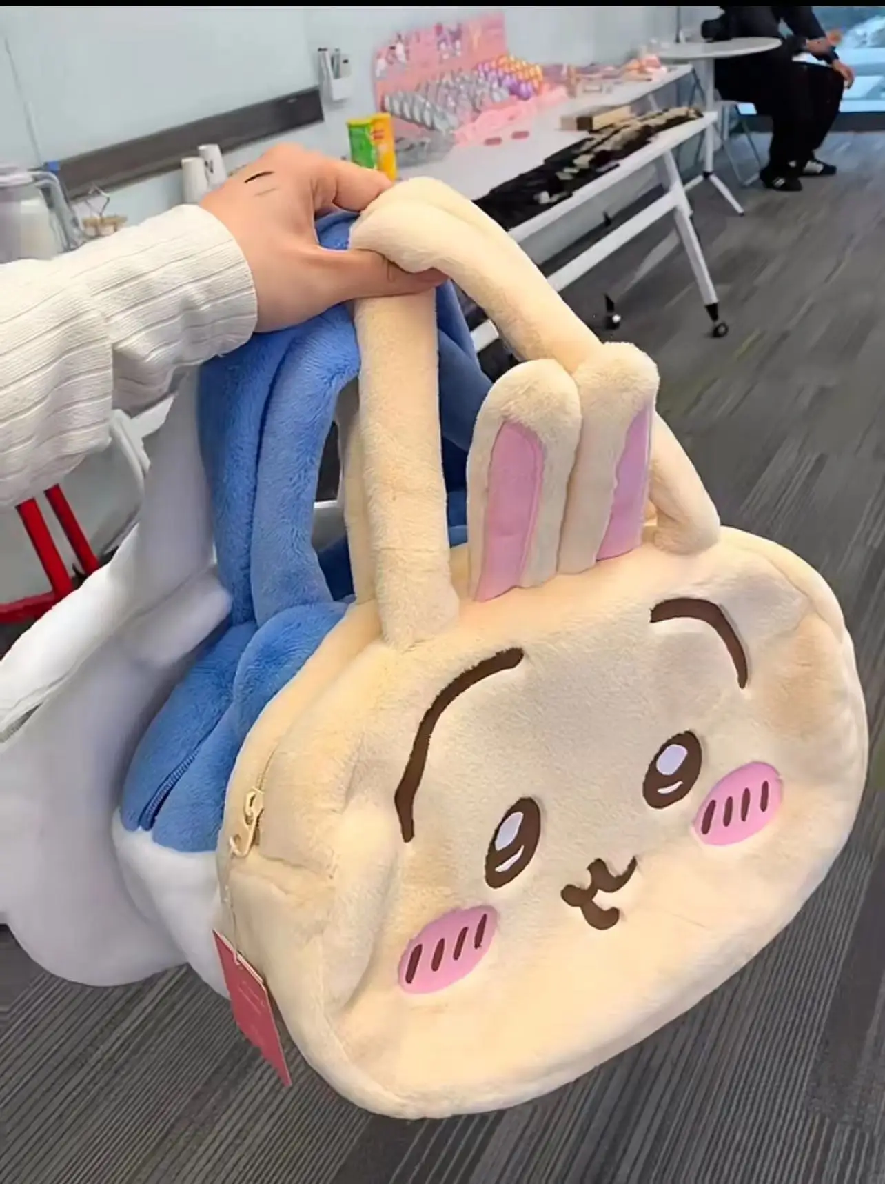 Sac à main Chiikawa modèles Usagi et Hachiware, tendance et pratique – Image 5
