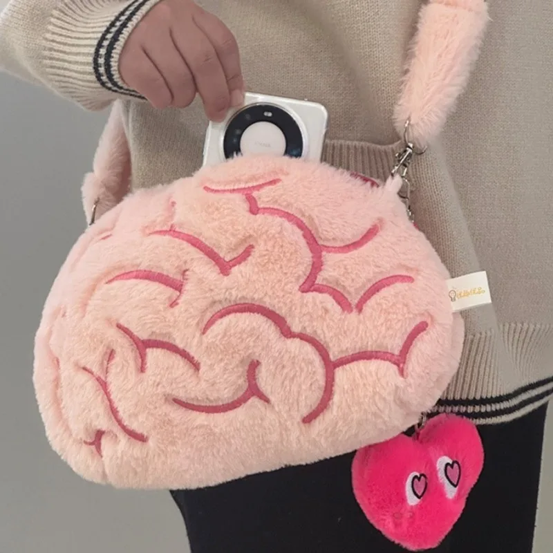 Sac à dos en peluche en forme de cerveau rose – Image 3
