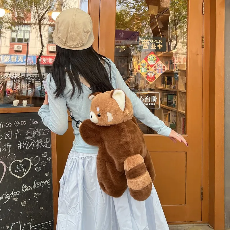 Sac à dos en peluche panda roux – Sac bandoulière doux et mignon – Image 6