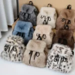Mini-sac à dos pour femme en fausse fourrure douce