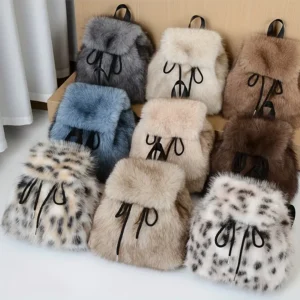 Mini-sac à dos pour femme en fausse fourrure douce