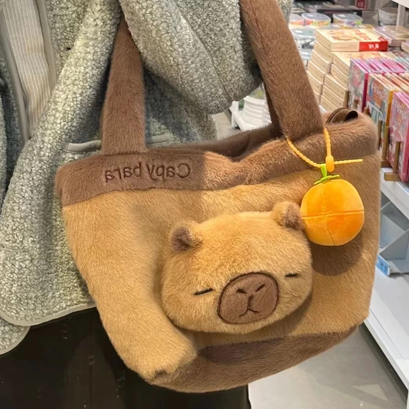 Adorable sac à dos en peluche Capybara – Image 5